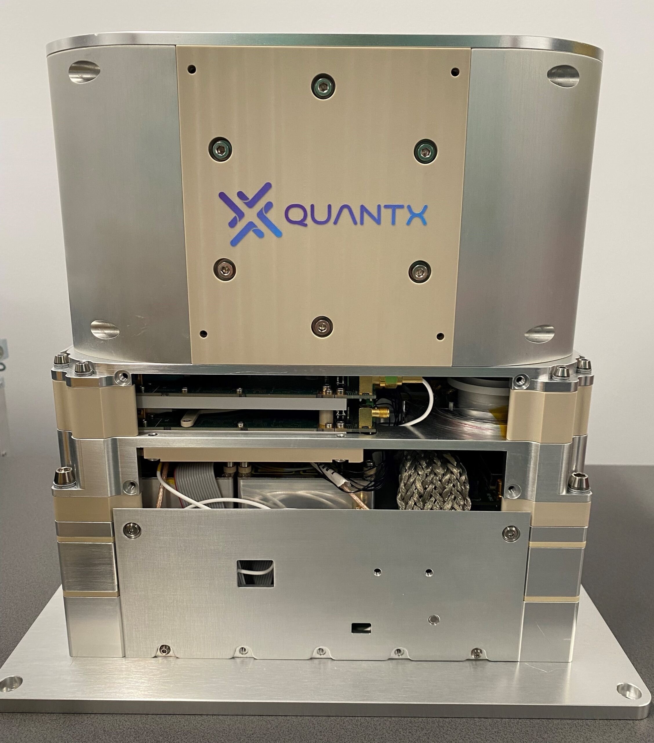 光周波数コムを宇宙で打ち上げ、量子時計開発を支援へ - QuantX Labs